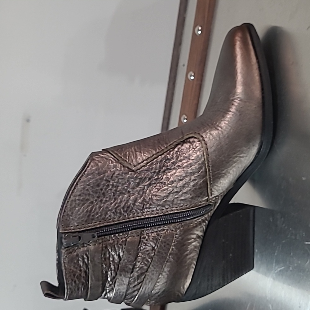 ZODIAC Women's Metallic Silver Green Boots 7.5